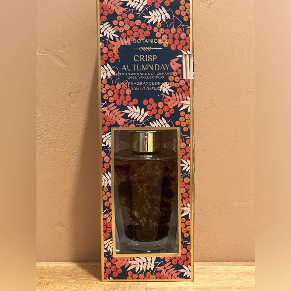 GC BOTANICALS CRISP AUTUMN DAY HIGH FRAGRANCE DIFFUSER CINNAMON APPLE CITRUS NWT - Picture 2 of 8